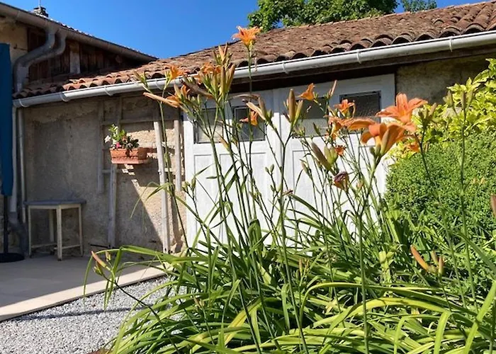 Holiday home Ancienne Ferme Restauree Avec Charme, Vergers De Mirabelles, Borne Electrique, Proche De Madine - Fr-1-585-7 Buxieres-sous-les-Cotes